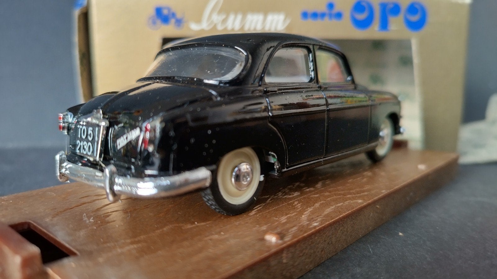 Fiat 1400 B 1:43 Brumm Pol, Hobby en Vrije tijd, Overige merken, Auto, Verzenden, .