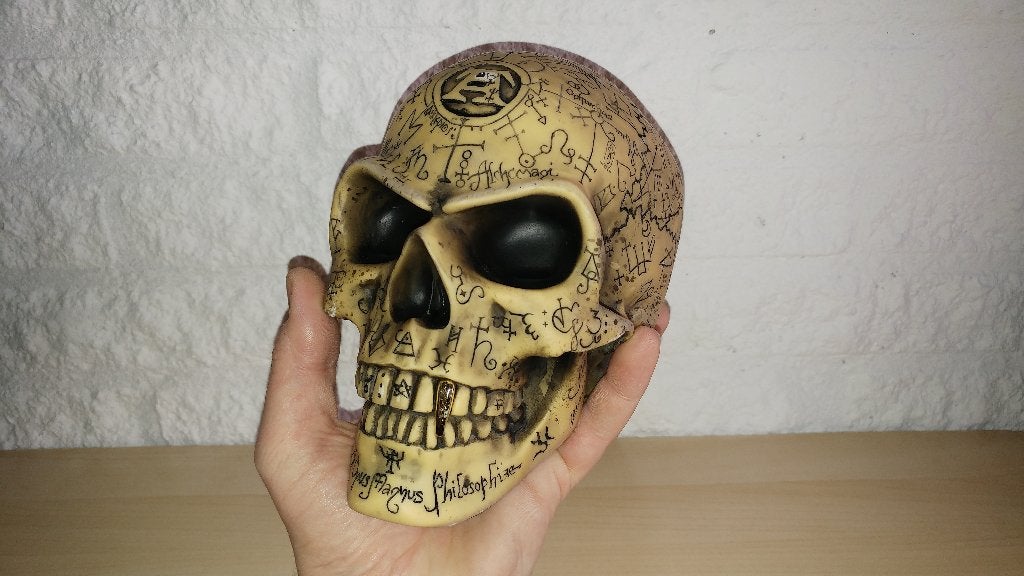 Schedel beeld van Alchemy Gothic, Nieuw. Halloween idee!, Ophalen of Verzenden, Nieuw, Steen/keramiek