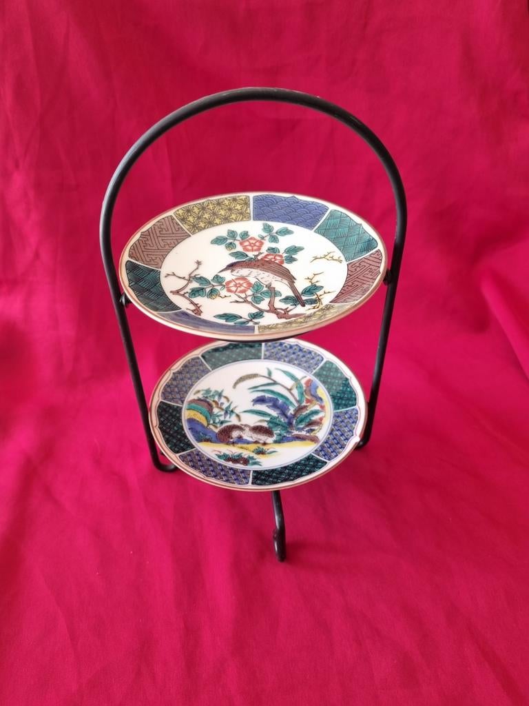Decoratieve etagere met Japanse bordjes., Antiek en Kunst, Antiek | Woonaccessoires, Ophalen of Verzenden