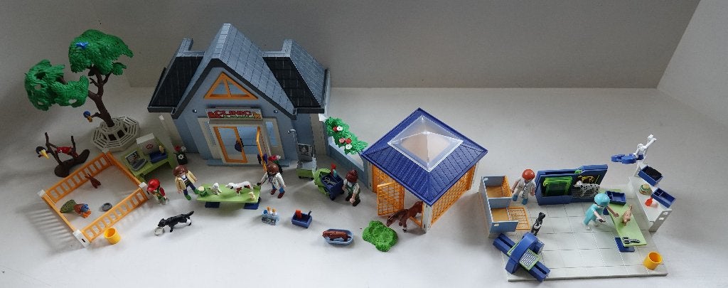 Playmobil dierenkliniek (4343) met operatiekamer (4346), Gebouw, Complete set, Ophalen of Verzenden, Zo goed als nieuw