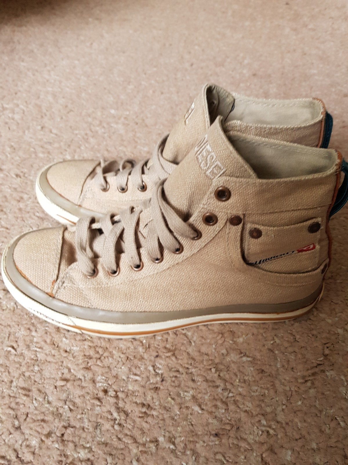 Diesel half hoge  Sneakers, Kleding | Dames, Schoenen, Beige, Ophalen of Verzenden, Diesel, Sneakers of Gympen