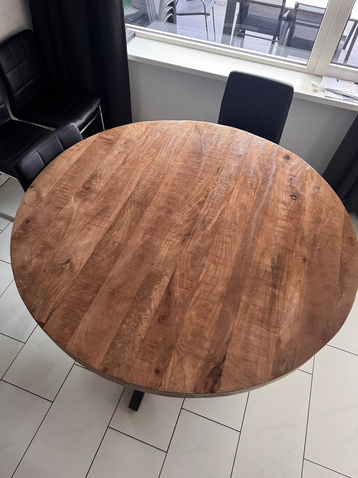 Ronde eettafel massief eikenhout met zwart metalen onderstel, Ophalen, Zo goed als nieuw, Vier personen, 100 tot 150 cm