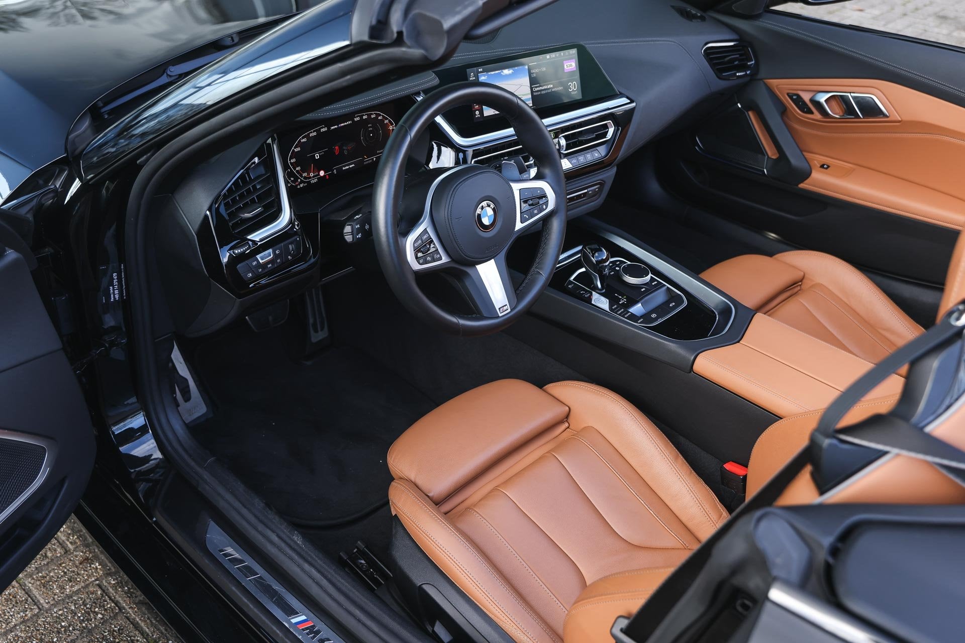 BMW Z4 Roadster M40i High Executive M Sport Automaat / M Ada, Dealer onderhouden, Achterwielaandrijving, Gebruikt, Zwart