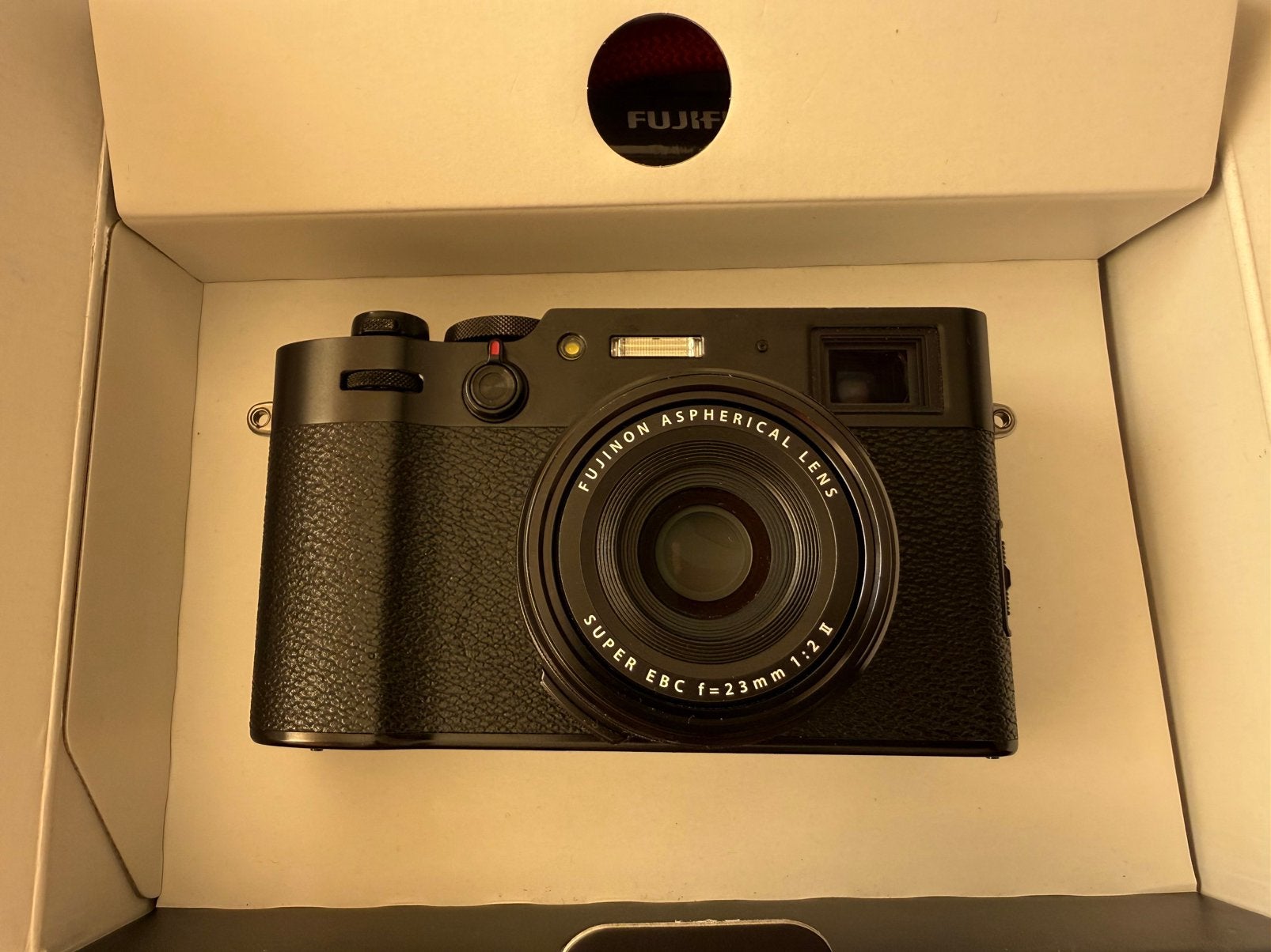 Fujifilm X100V | Nette staat met accessoires, Screenprotector, Ophalen of Verzenden, Zo goed als nieuw, Fujifilm