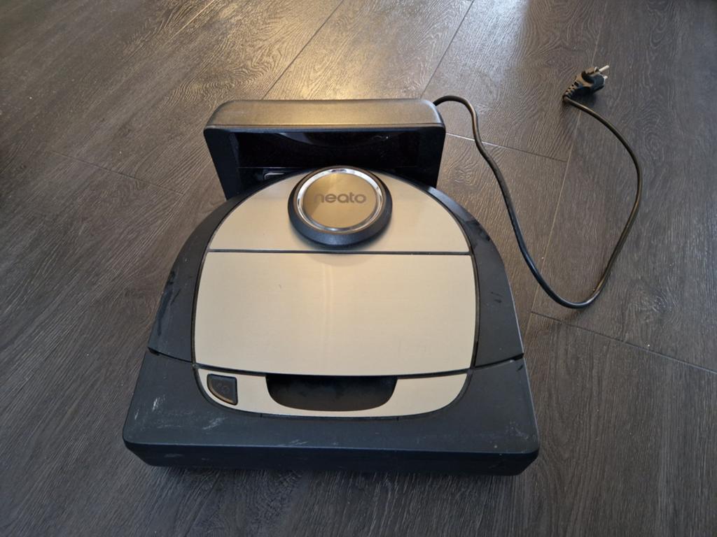 Neato robotstofzuiger, Witgoed en Apparatuur, Stofzuigers, Gebruikt, Robotstofzuiger, Ophalen
