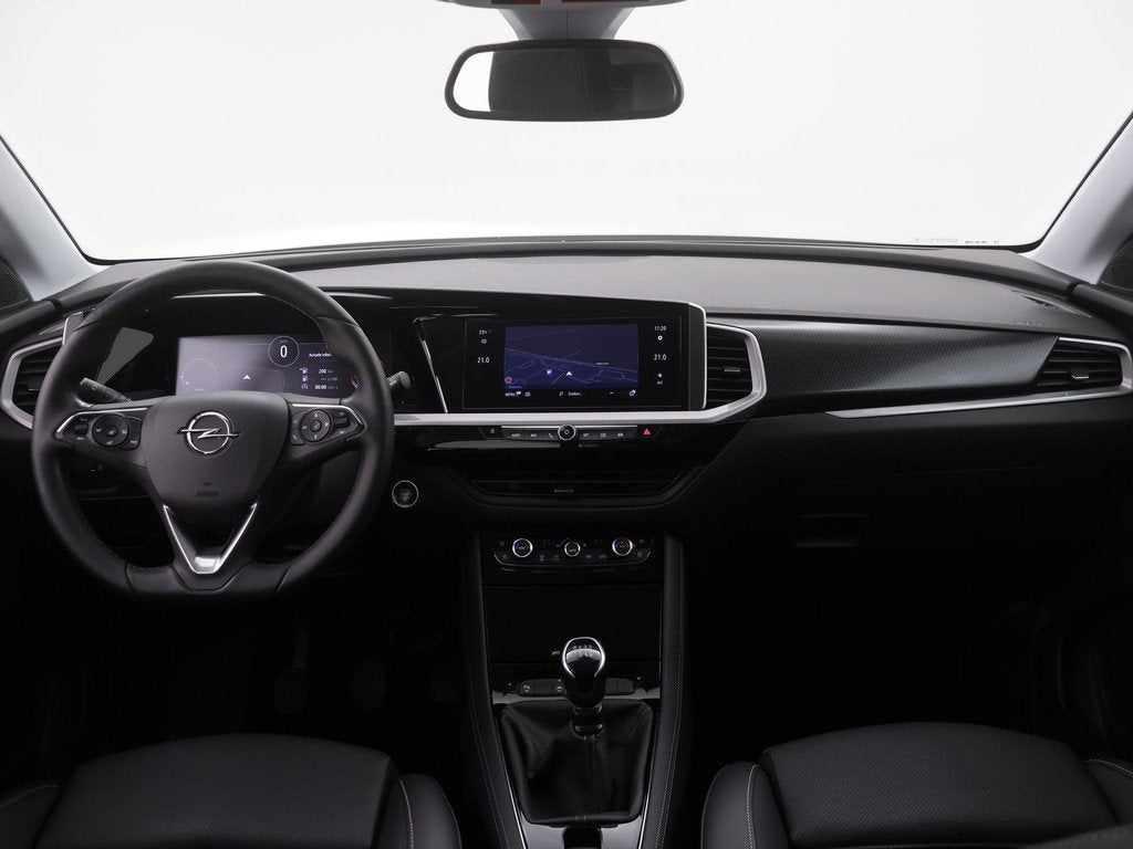 Opel Grandland 1.2 Turbo 130PK Ultimate TREKH|LEER|STOELVENT, Gebruikt, Euro 6, 1199 cc, Wit