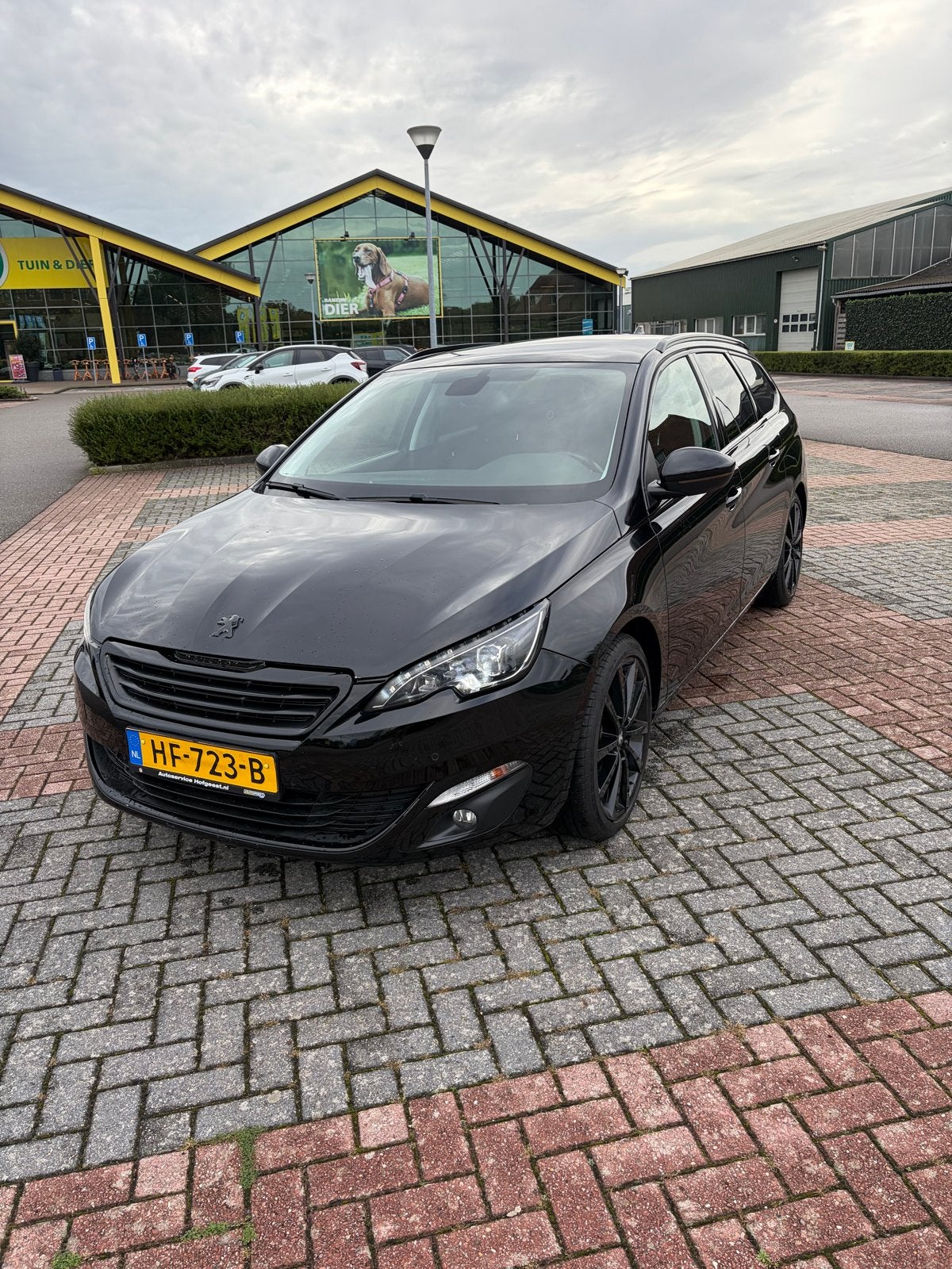 Peugeot 308 1.2 E-thp 130pk 2015 Zwart LEKT KOELVLOEISTOF, Auto's, Stof, Zwart, 1199 cc, 1165 kg