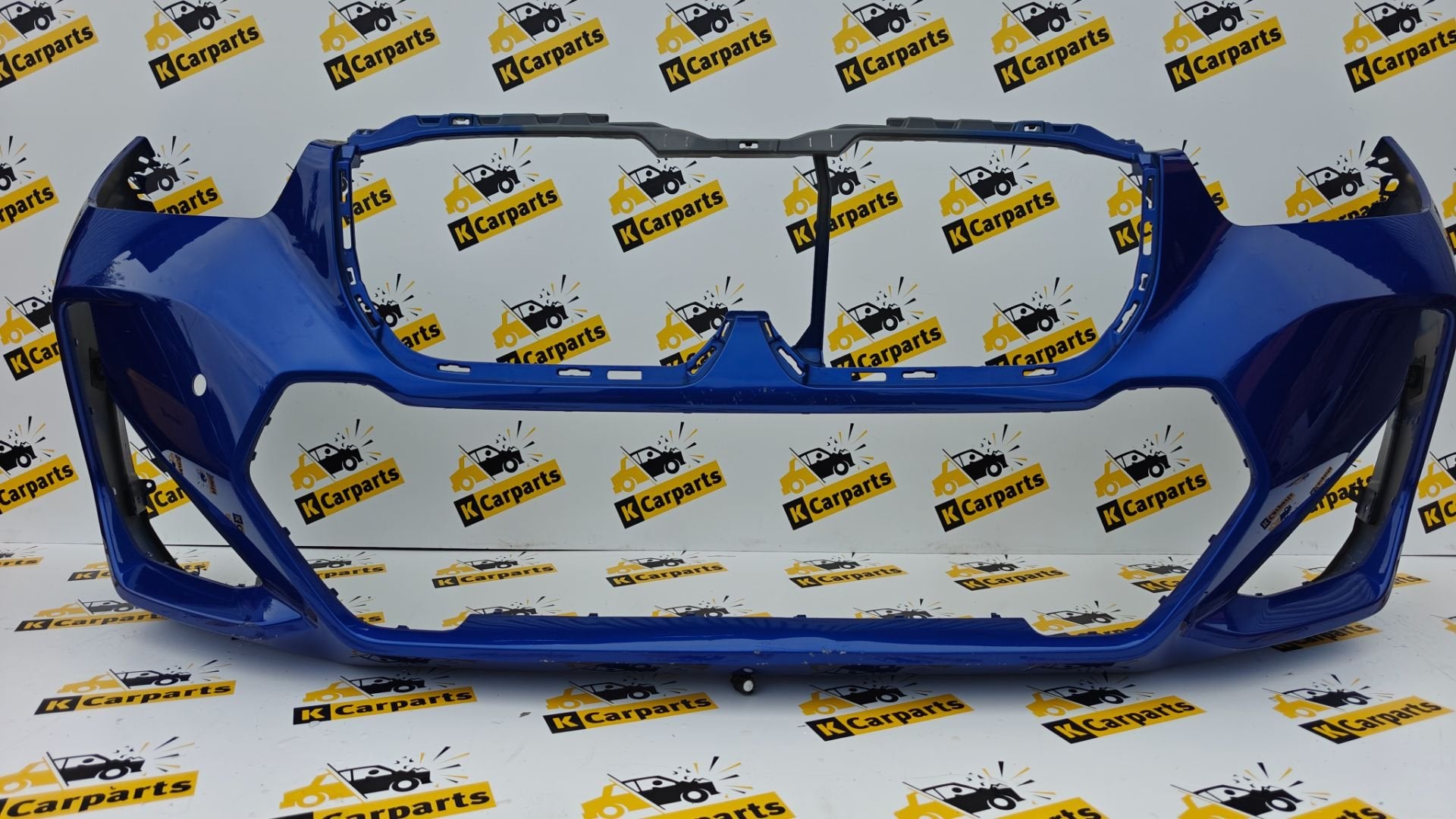 Voorbumper BMW X1 U11 Sport Bumper Origineel 51119881907, Auto-onderdelen, Petuelring 130
80788  Munich, DE, Gebruikt, Voor, Info@bmw.de