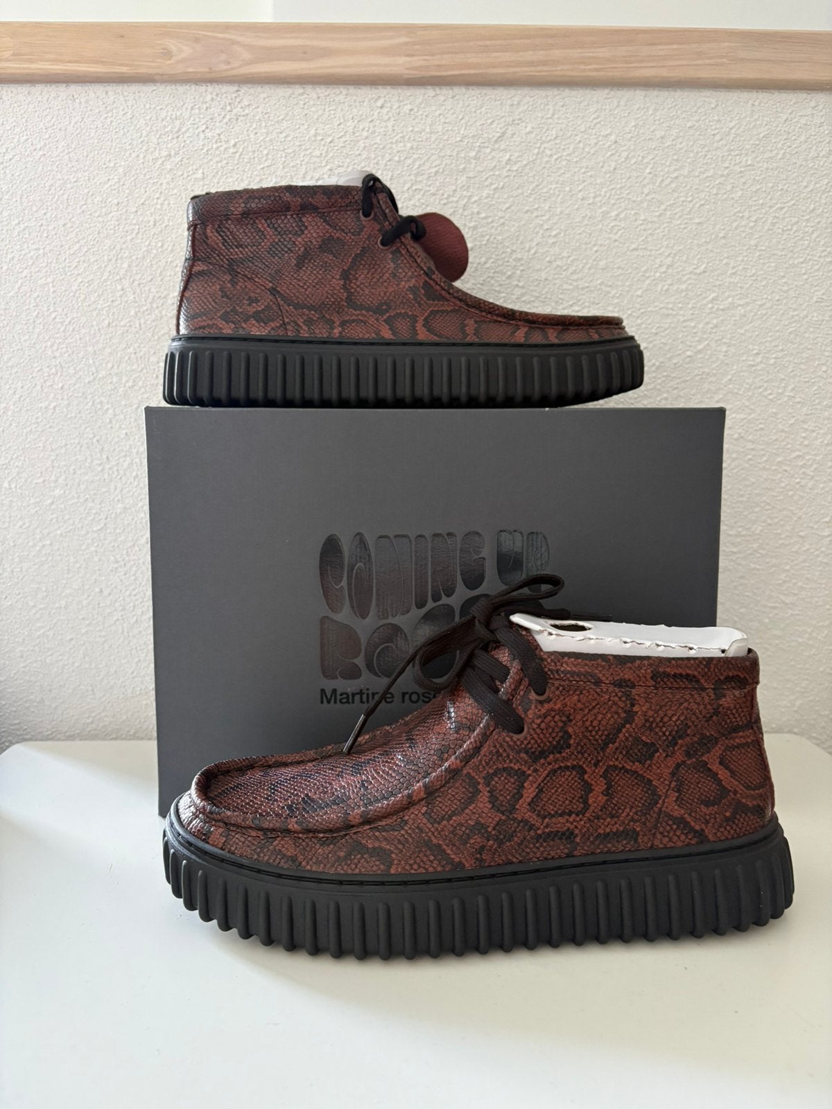 Clarks Martine Rose CUR Torhill Hi schoenen, Bruin, Nieuw, Ophalen of Verzenden, Veterschoenen