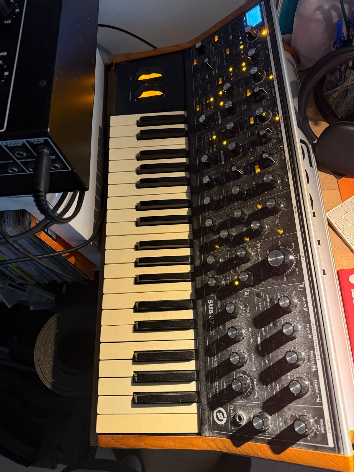 Moog Sub 37 Tribute Edition, Muziek en Instrumenten, Gebruikt, Overige aantallen, Met midi-aansluiting, Ophalen
