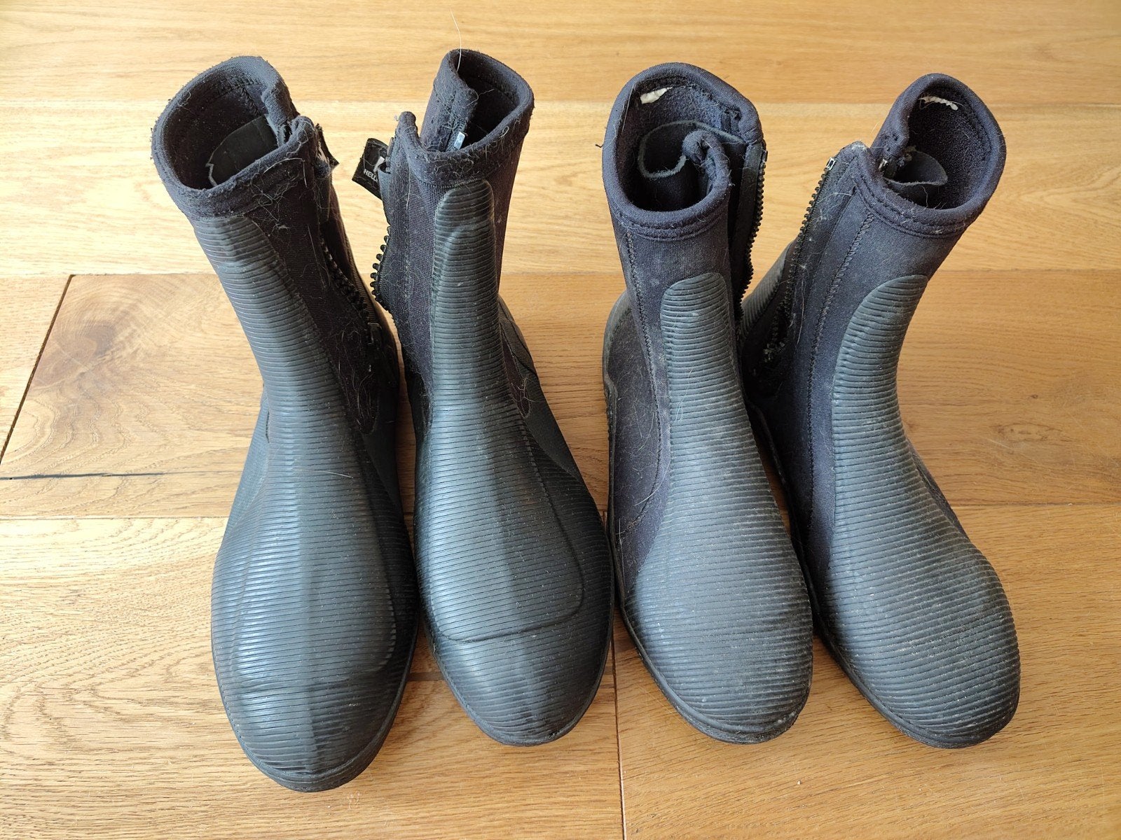 Watersportschoenen: Helly Hansen & Tribord (maat 44/45), Watersport en Boten, Watersportkleding, Ophalen of Verzenden