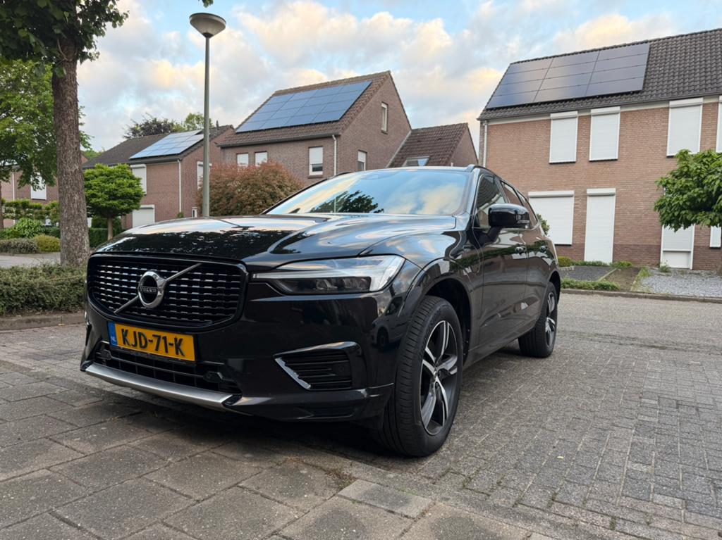 Volvo XC60 T6 Twin Engine 340pk Geartronic AWD 2021 Zwart, Auto's, Volvo, Automaat, 2069 kg, 1969 cc, Zwart