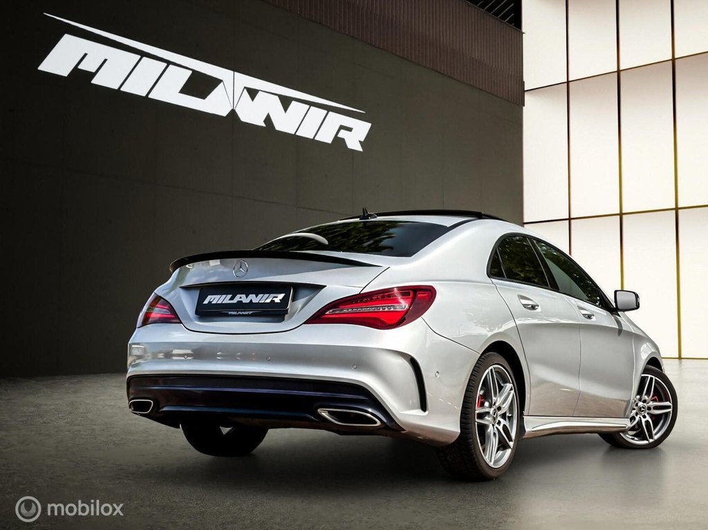 Mercedes CLA-klasse 200 AMG Line FACELIFT |Pano |Stoelverw., Auto's, Gebruikt, 715 kg, 1595 cc, Bedrijf