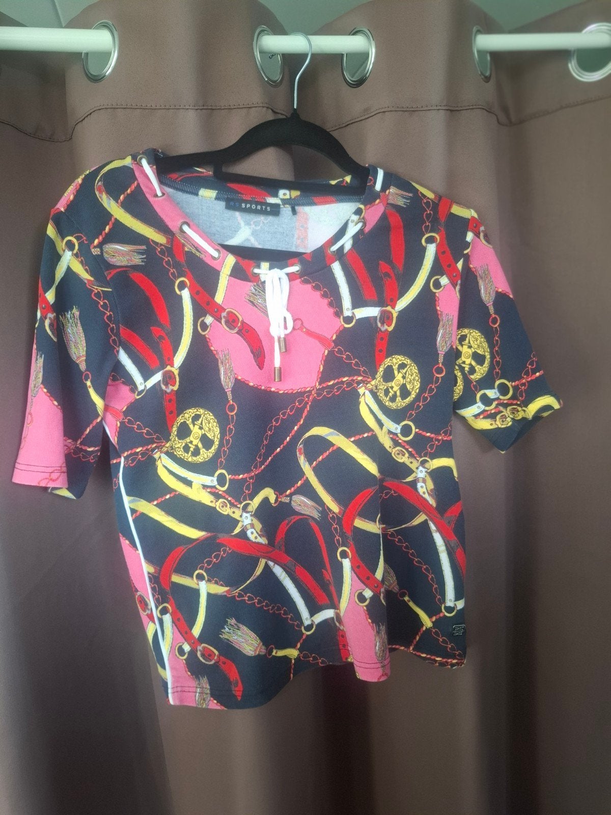 Stijlvolle top met kettingprint - Maat M, Meerkleurig, Ophalen of Verzenden, Korte mouw, Gedragen