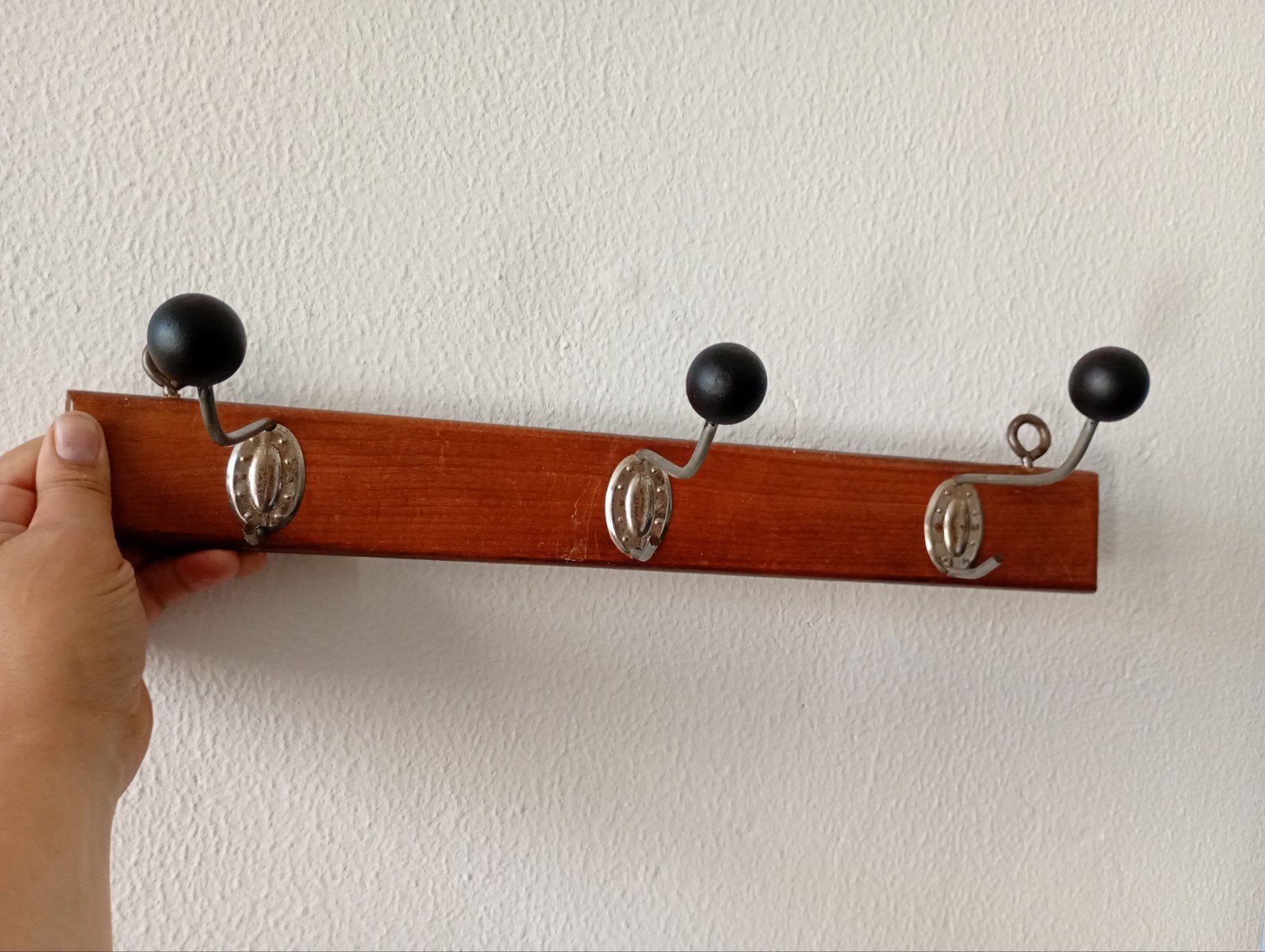Vintage wandkapstok met 3 haken - Hout en metaal, Wandkapstok, Gebruikt, Ophalen of Verzenden, Minder dan 100 cm