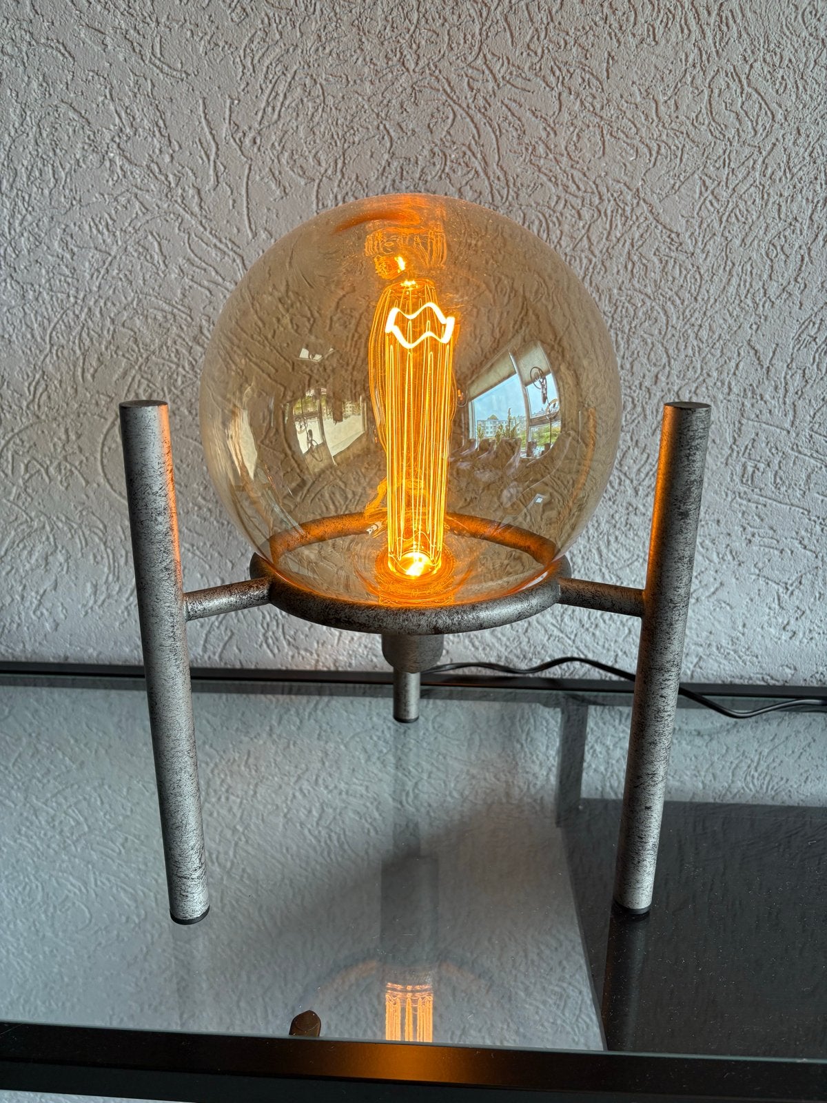 Moderne tafellamp met Edison gloeilamp - 33 cm hoog, Gebruikt, Overige merken, Sfeerlamp, Grijs