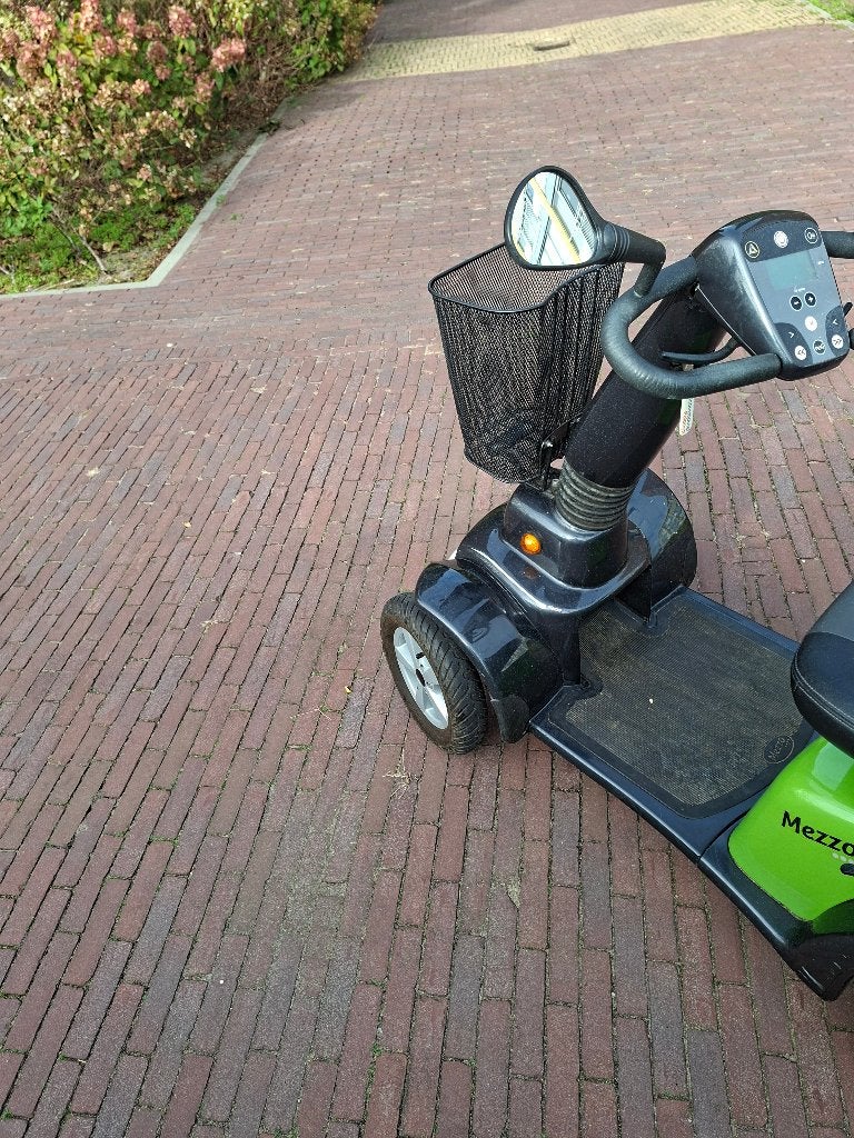 Scootmobiel Life and Mobility, 4 wielen, gebruikt, 450 euro, Ophalen, Life and Mobility, Gebruikt, 16 km/u of meer