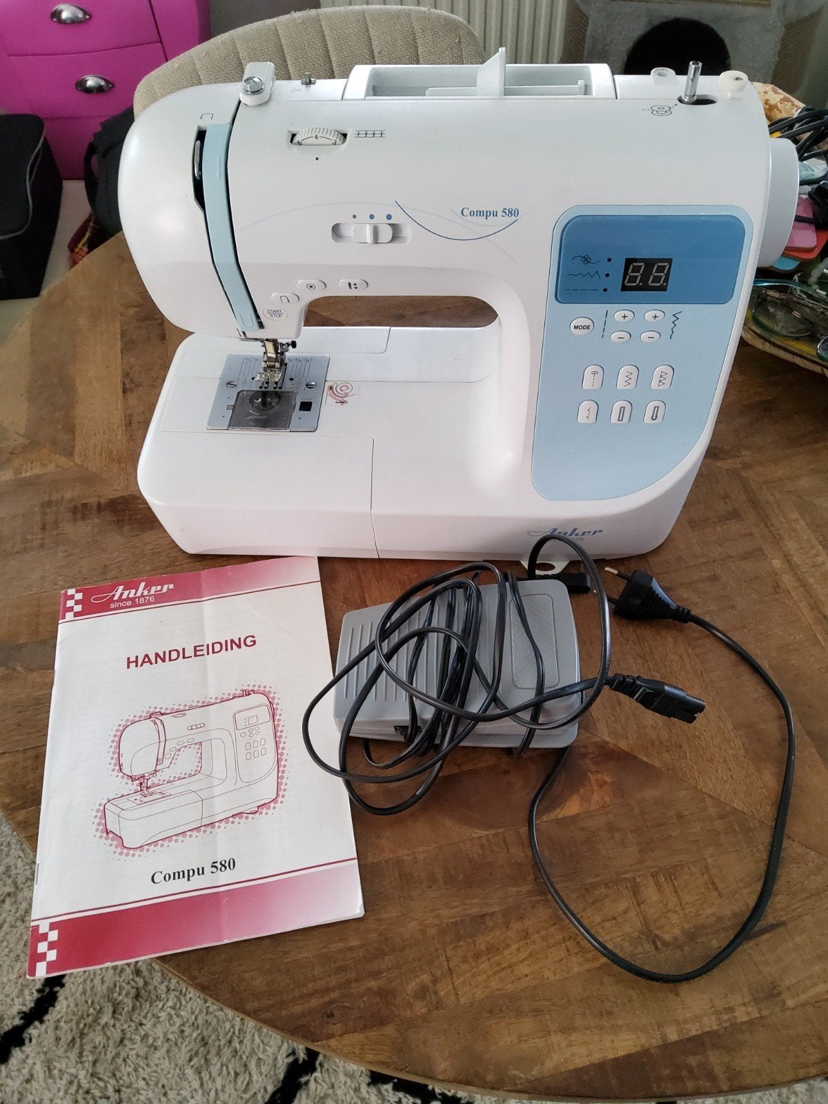 Anker Compu 580 Naaimachine - Zo goed als nieuw, Hobby en Vrije tijd, Naaimachines en Toebehoren, Zo goed als nieuw, Naaimachine