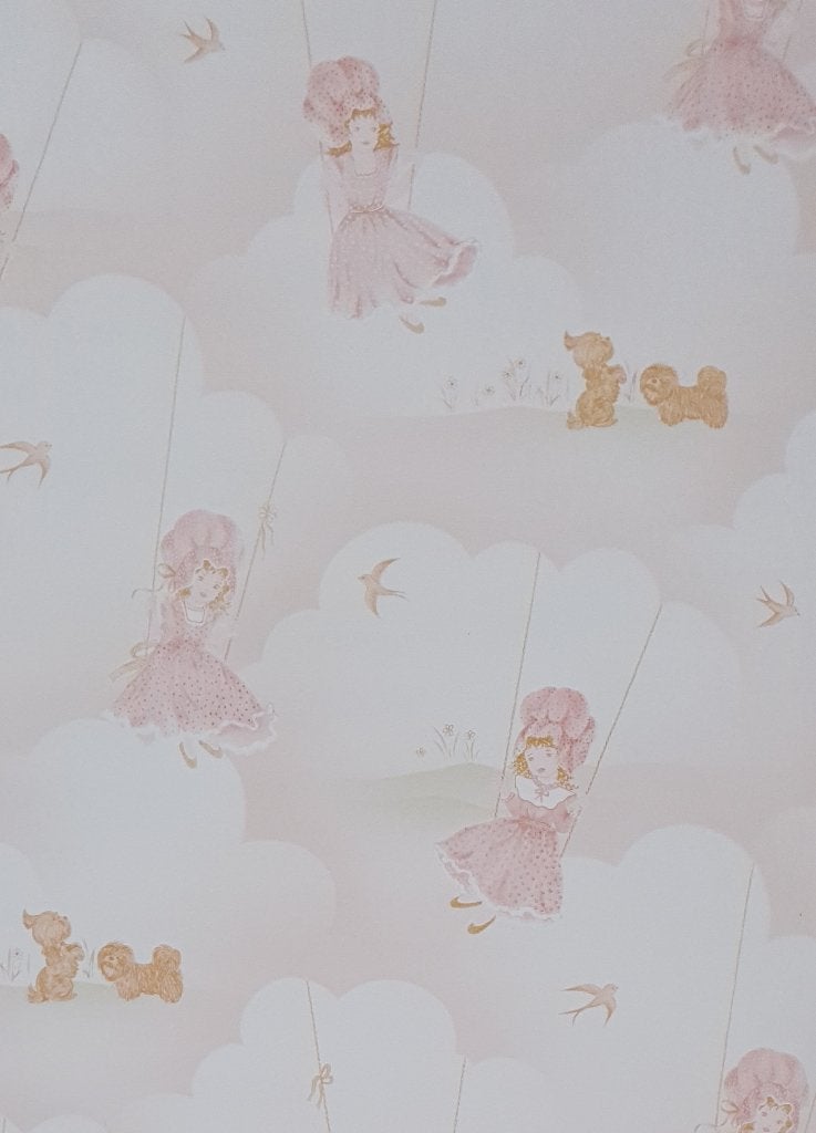 13653 Vintage kinderbehang met schommel en wolken swiet, Ophalen of Verzenden, Roze
