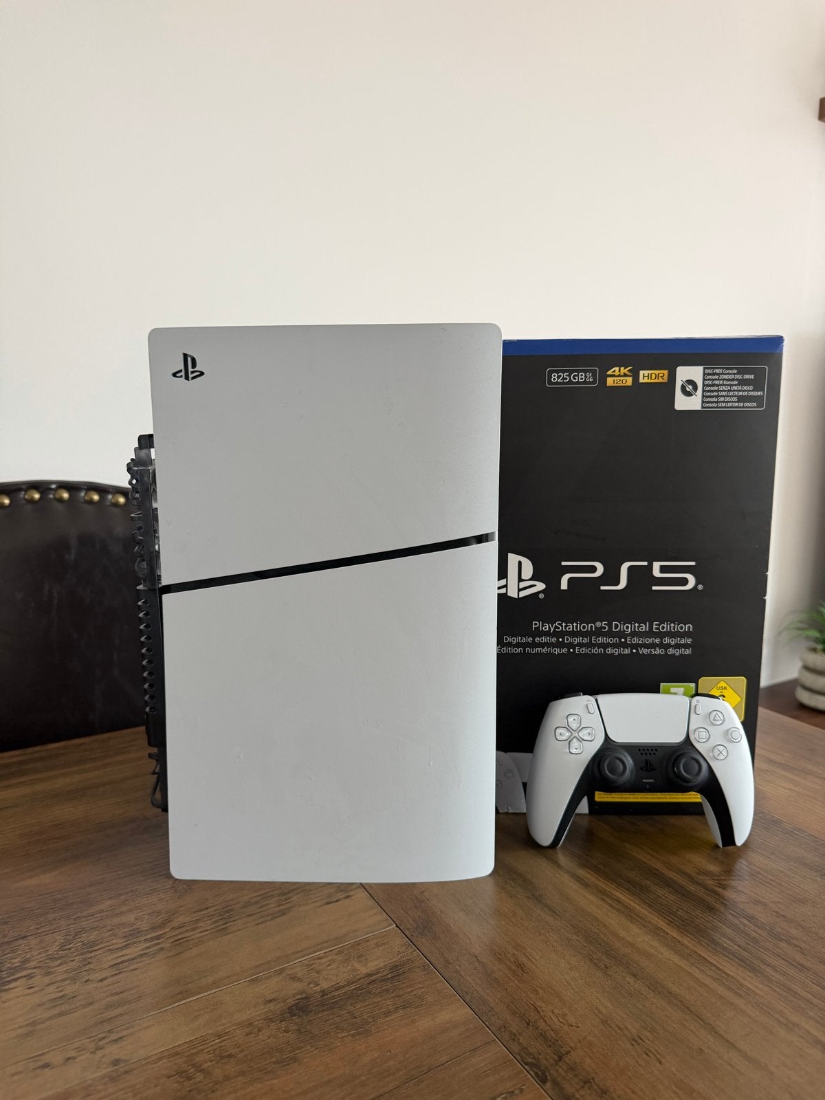Sony PlayStation 5 Digital Edition met controller, Spelcomputers en Games, Ophalen, Zo goed als nieuw
