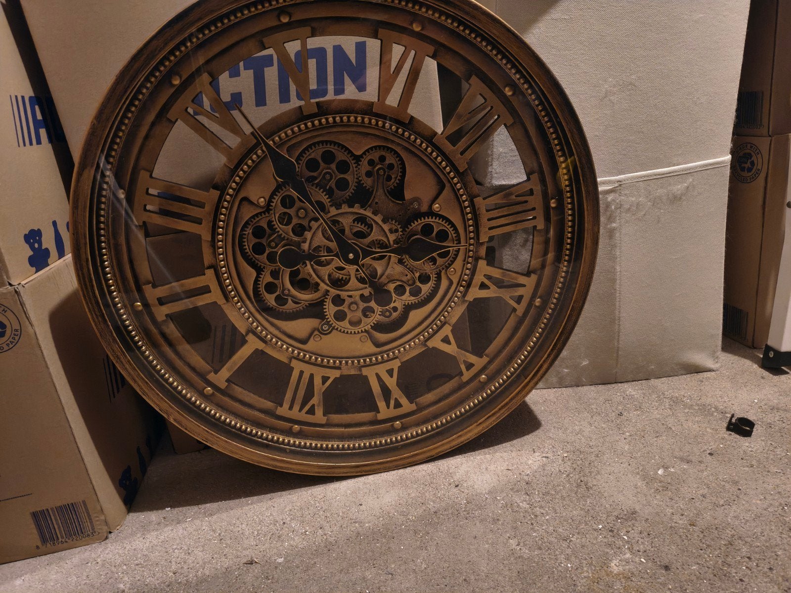Metalen klok met draaiende tandwielen, Ophalen, Zo goed als nieuw, Wandklok