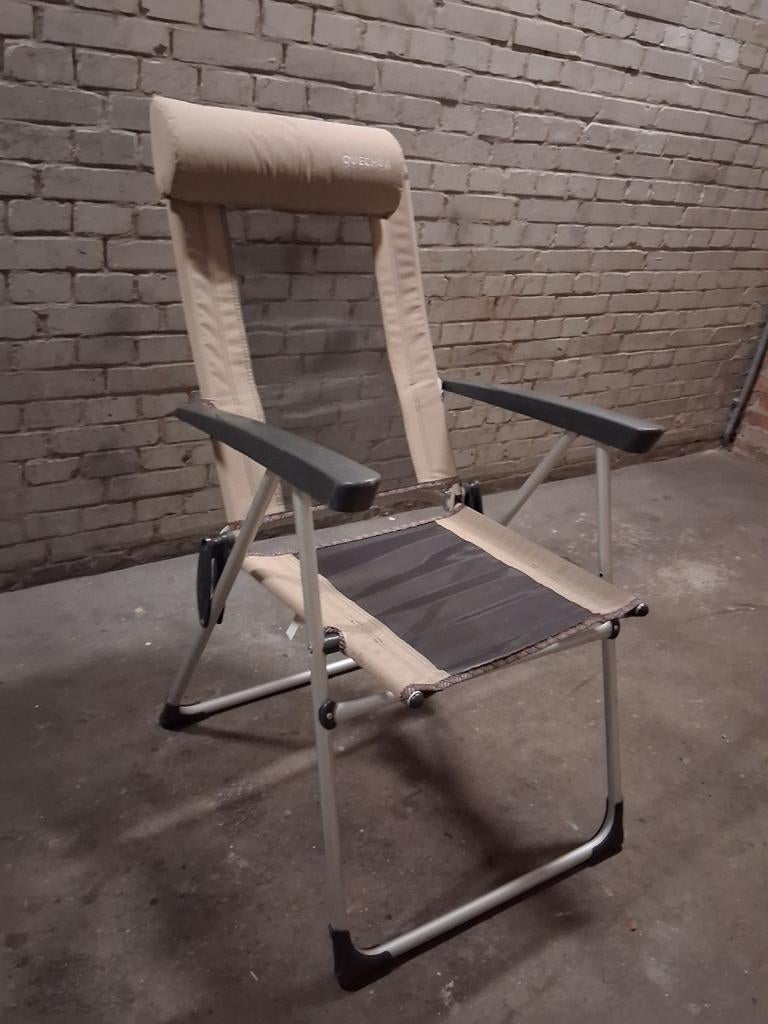 Te koop, Quechua merk kampeer stoel met kussen., Ophalen