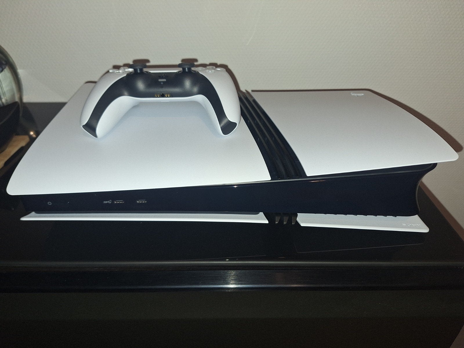 Playstation 5 Pro 2TB met controller en kabels