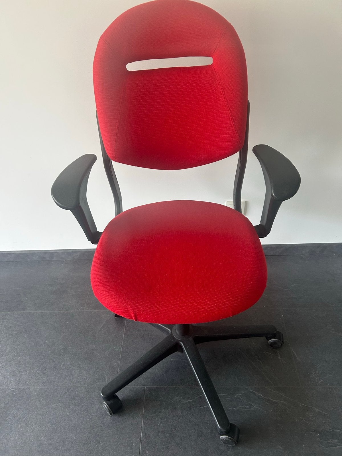 Comfortabele rode bureaustoel - Gebruikt Ahrend, Ophalen, Gebruikt, Bureaustoel, Rood