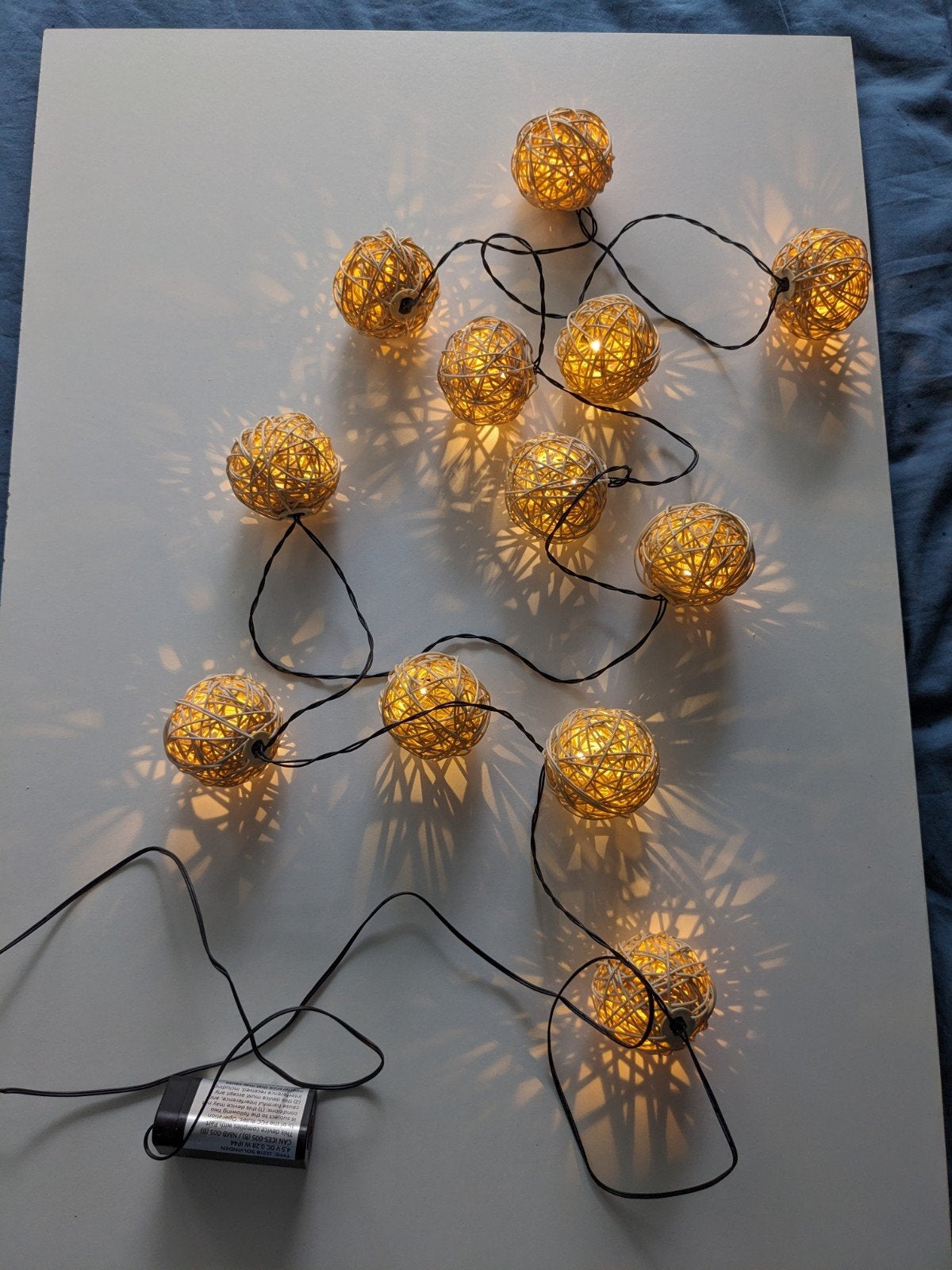 IKEA SOLVINDEN LED (buiten)Lichtslinger met 12 Rotan Ballen, Ophalen of Verzenden, Nieuw