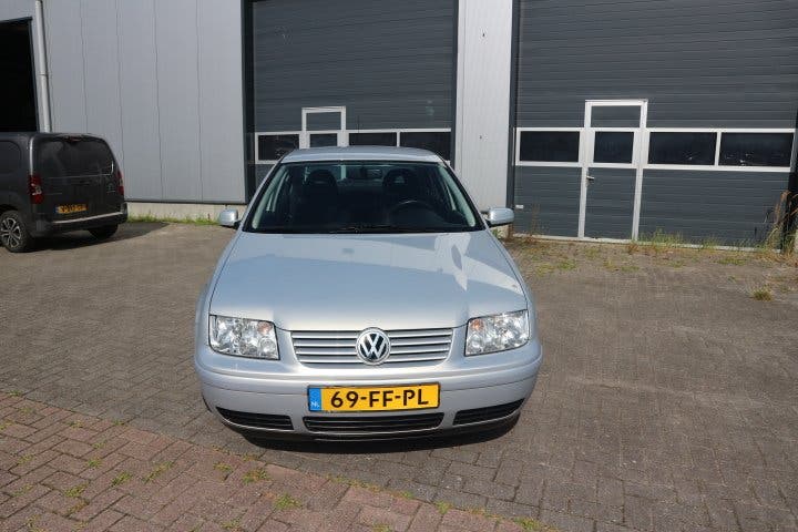 Volkswagen Bora 1.6 Trendline AUTOMAAT (bj 2000), foto 2