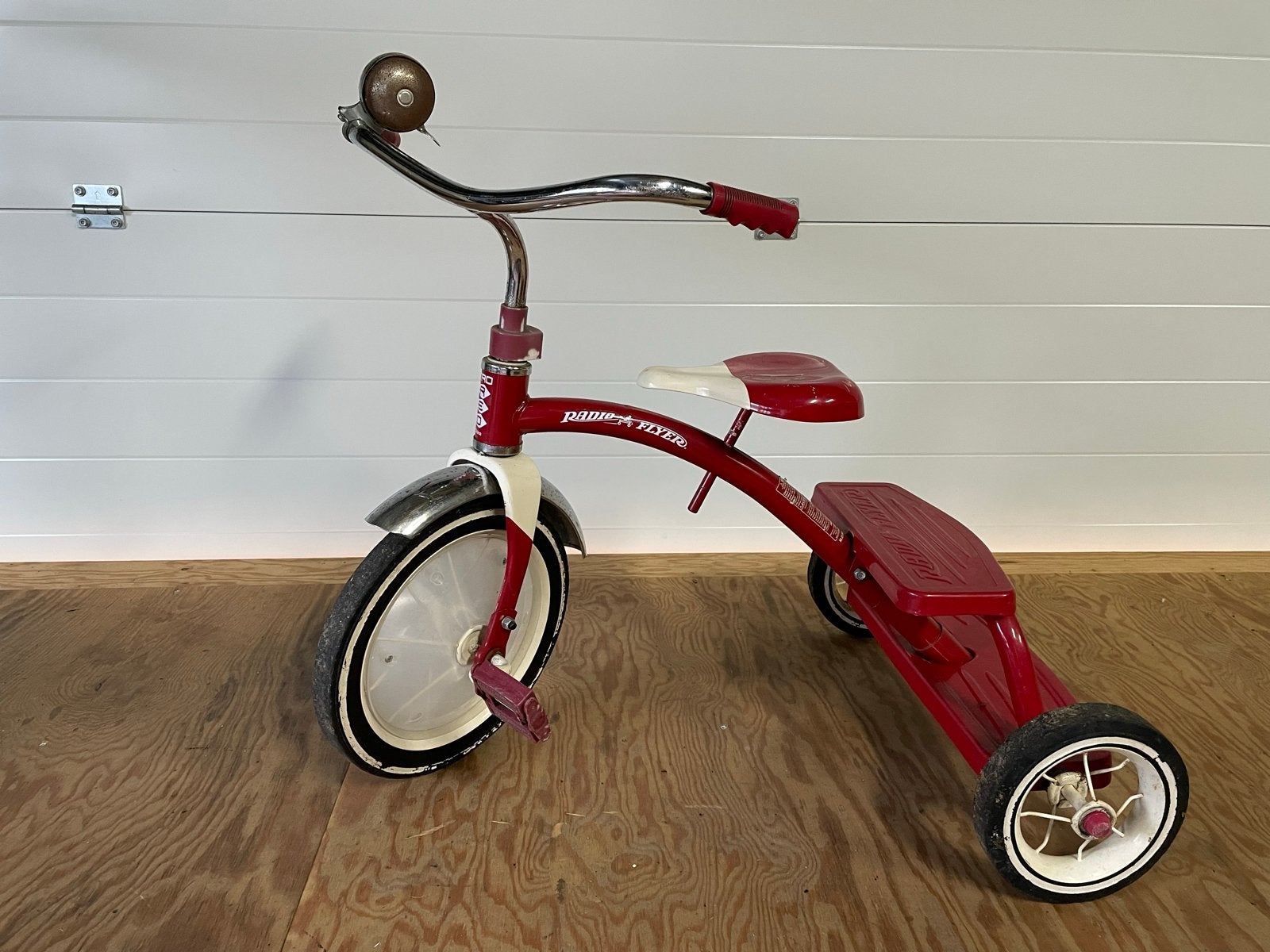 Vintage Radio Flyer driewieler - Klassiek rood design, Fietsen en Brommers, Ophalen, Gebruikt, Velgrem