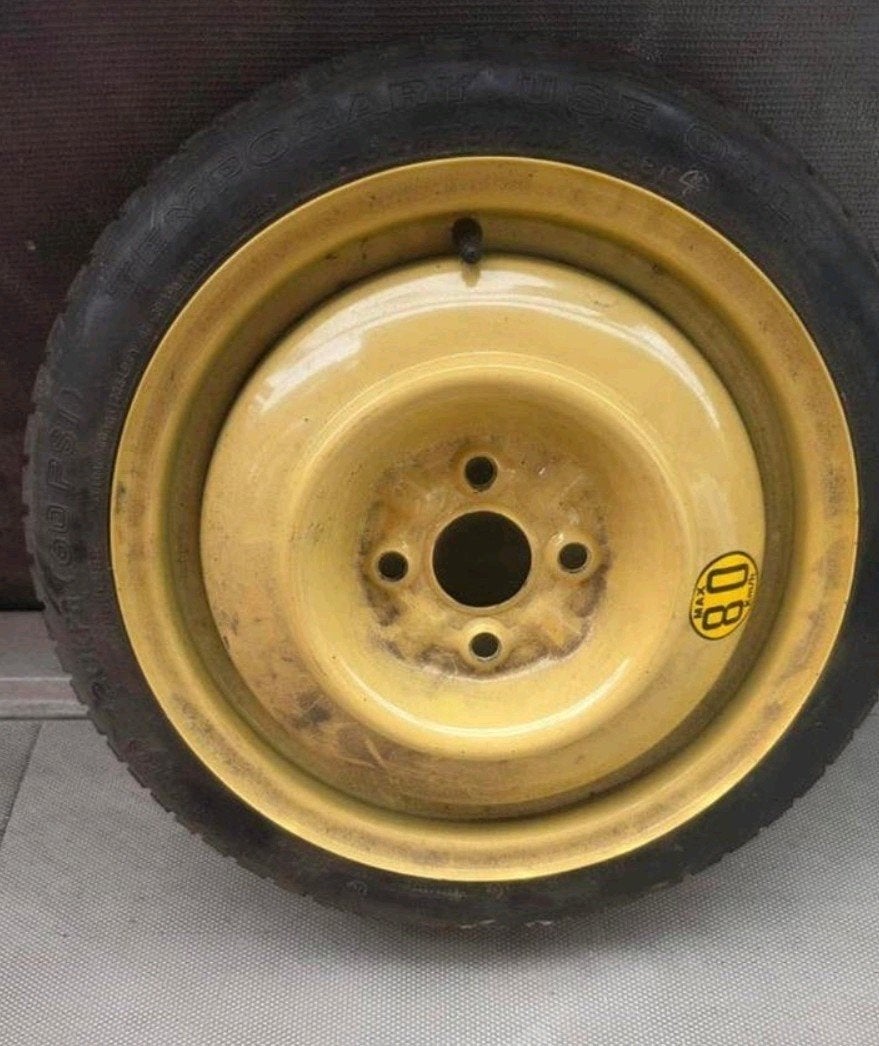 Reservewiel Mazda 2, Ophalen