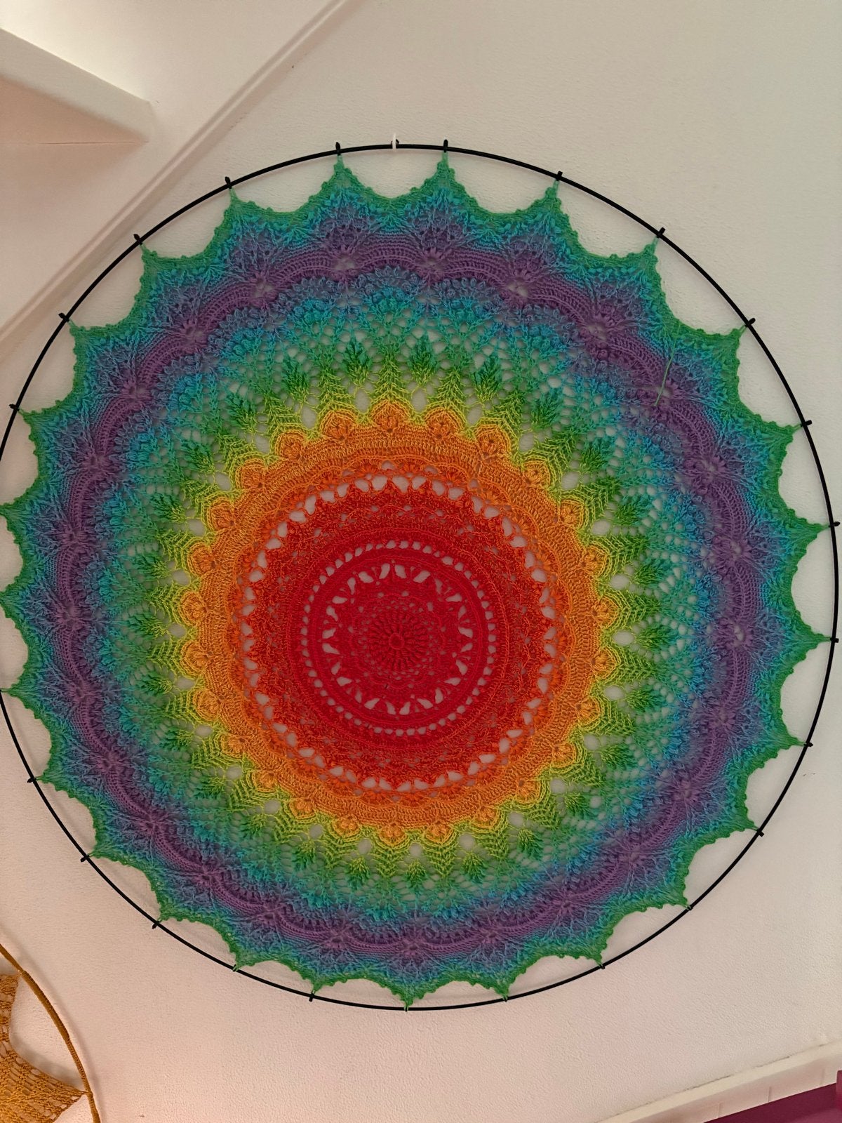 Handgemaakte Regenboog Mandala Wanddecoratie, Ophalen, Meerkleurig, Boho, Zo goed als nieuw