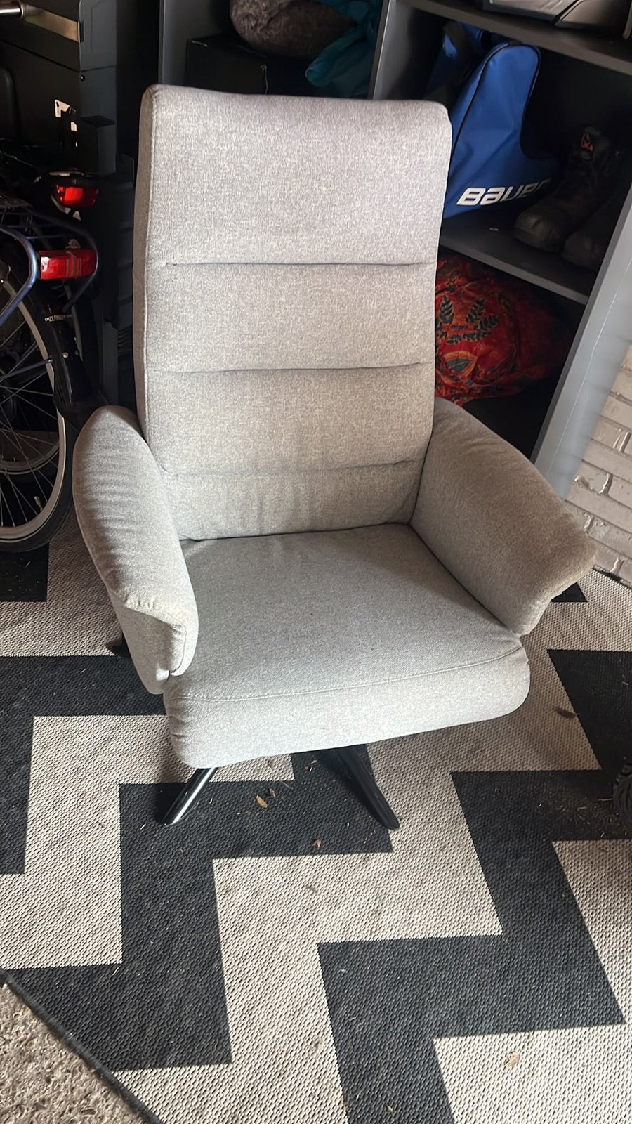 Comfortabele draai relaxfauteuil met meeschuivende zitting, Huis en Inrichting, Fauteuils, Ophalen, Gebruikt, Stof, 75 tot 100 cm