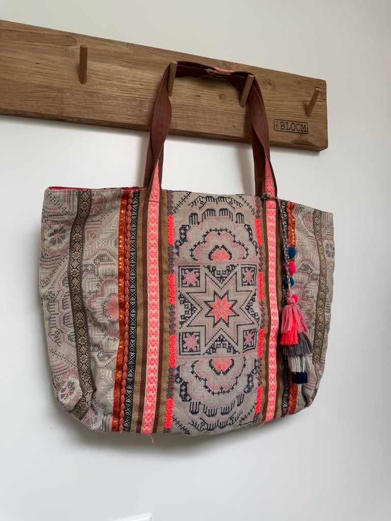 Grote shopper tas met etnische print en kwastjes, Ophalen of Verzenden, Zo goed als nieuw