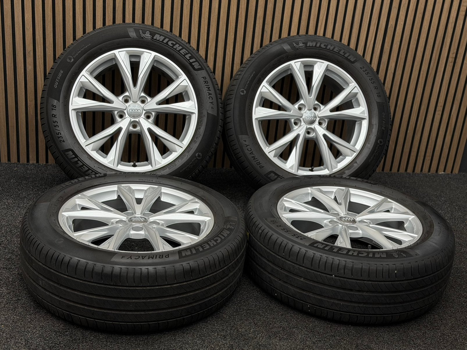 Originele 18 inch Audi Q3 83A 5x112 ET43 Michelin 235/55/18, Auto-onderdelen, Ophalen, 18 inch, ., Banden en Velgen