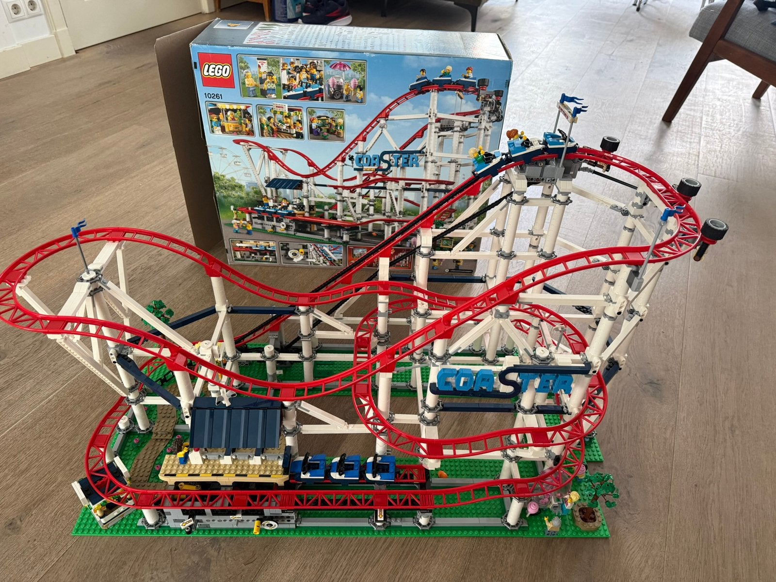 Lego Creator Expert 10261 Achtbaan met doos 1 x gebouwd, Kinderen en Baby's, Speelgoed | Duplo en Lego, Lego, Ophalen of Verzenden