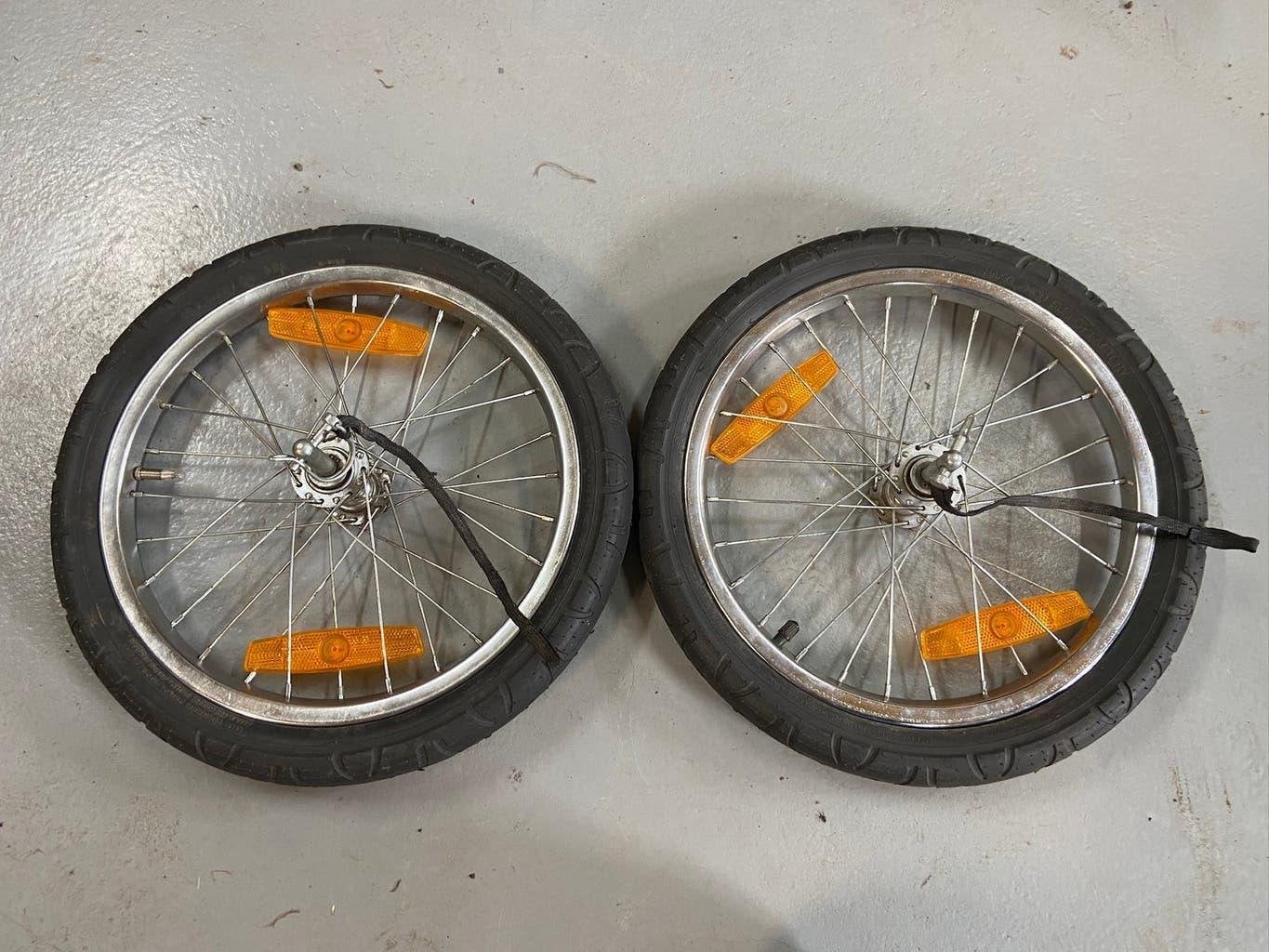 SCHUUR OPRUIMING 2 fietskar wielen velgen band 16 inch, Ophalen of Verzenden, Zo goed als nieuw, 80 kg of meer