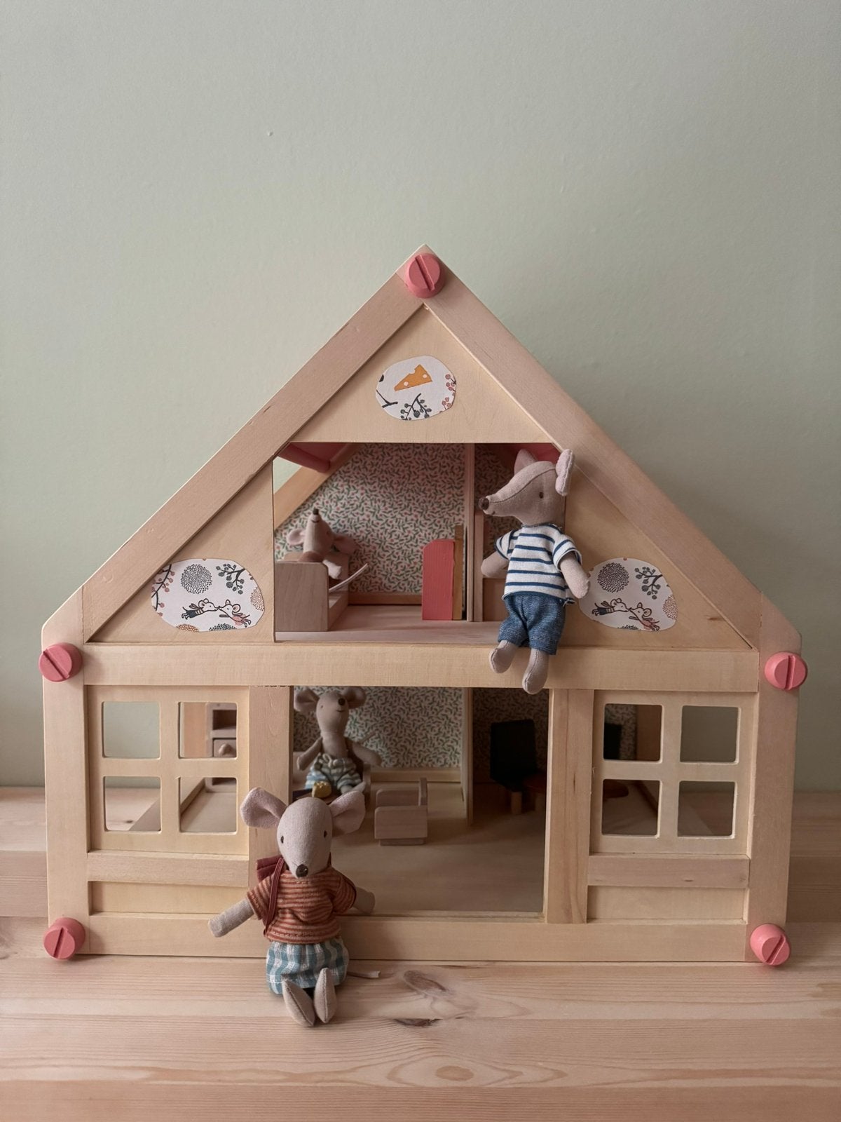 Poppenhuis omgebouwd naar Maileg muizenhuis, Kinderen en Baby's, Ophalen of Verzenden, Zo goed als nieuw, Poppenhuis