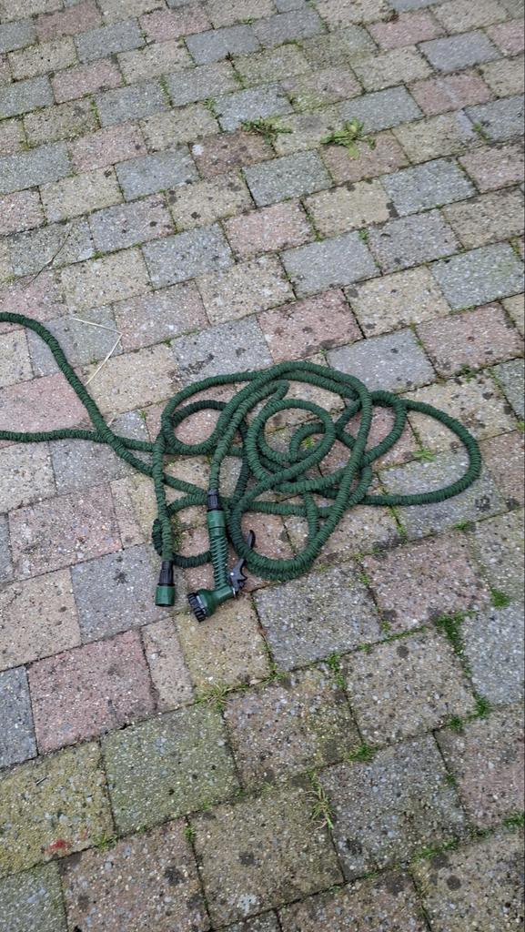Groene tuinslang met spuitmond, Ophalen of Verzenden, Gebruikt, Tuinslang