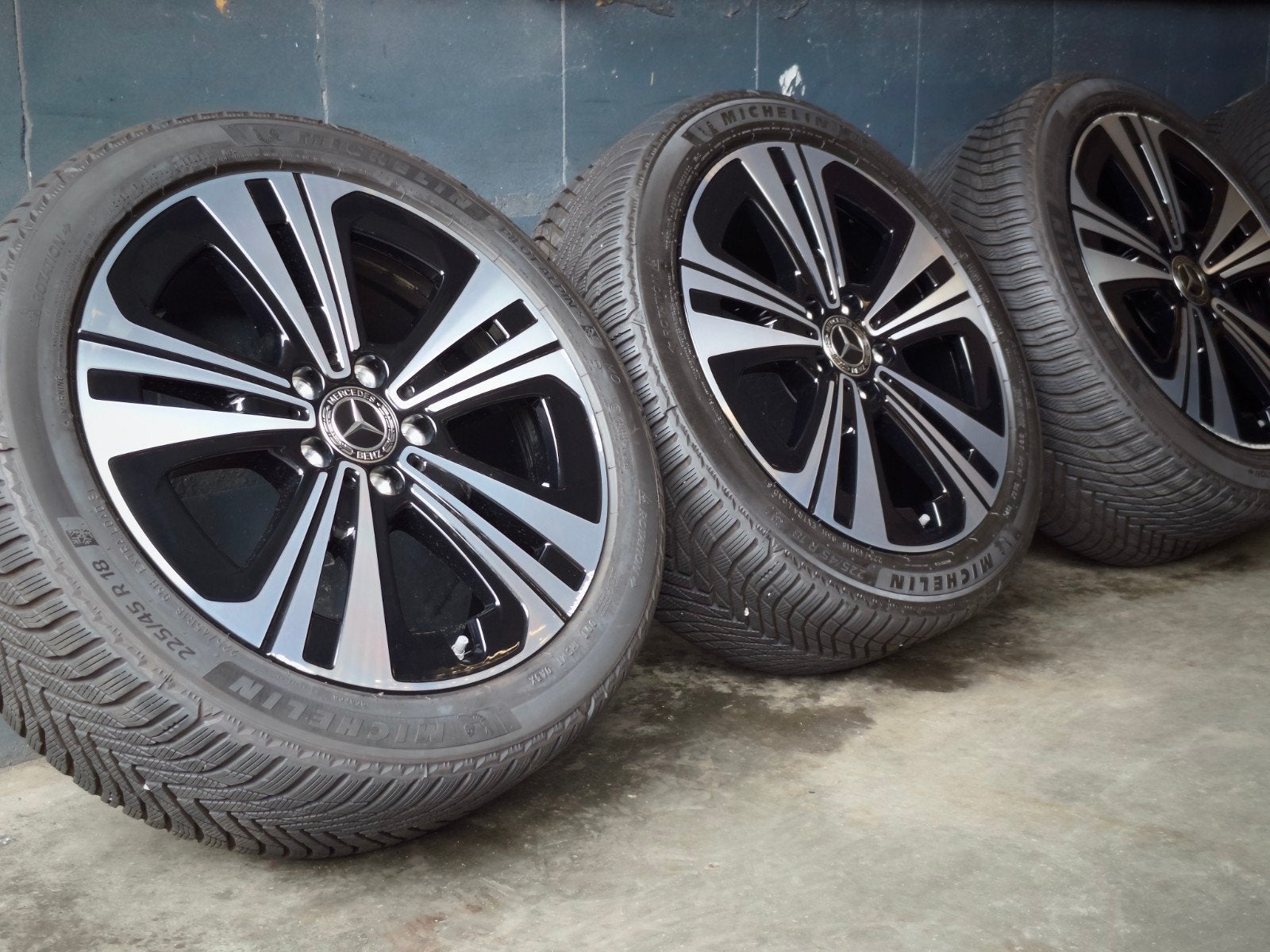 18" Originele Mercedes CLA EQ Winterset Breed Michelin TPMS, Gebruikt, Banden en Velgen, Mercedes-Benz, Personenwagen