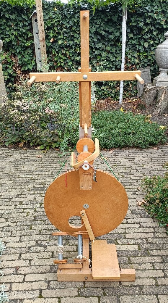 LOUET S10 spinnewiel 3 klossen + twijnrek + wol haspel, Ophalen of Verzenden, Gebruikt, Spinnewiel