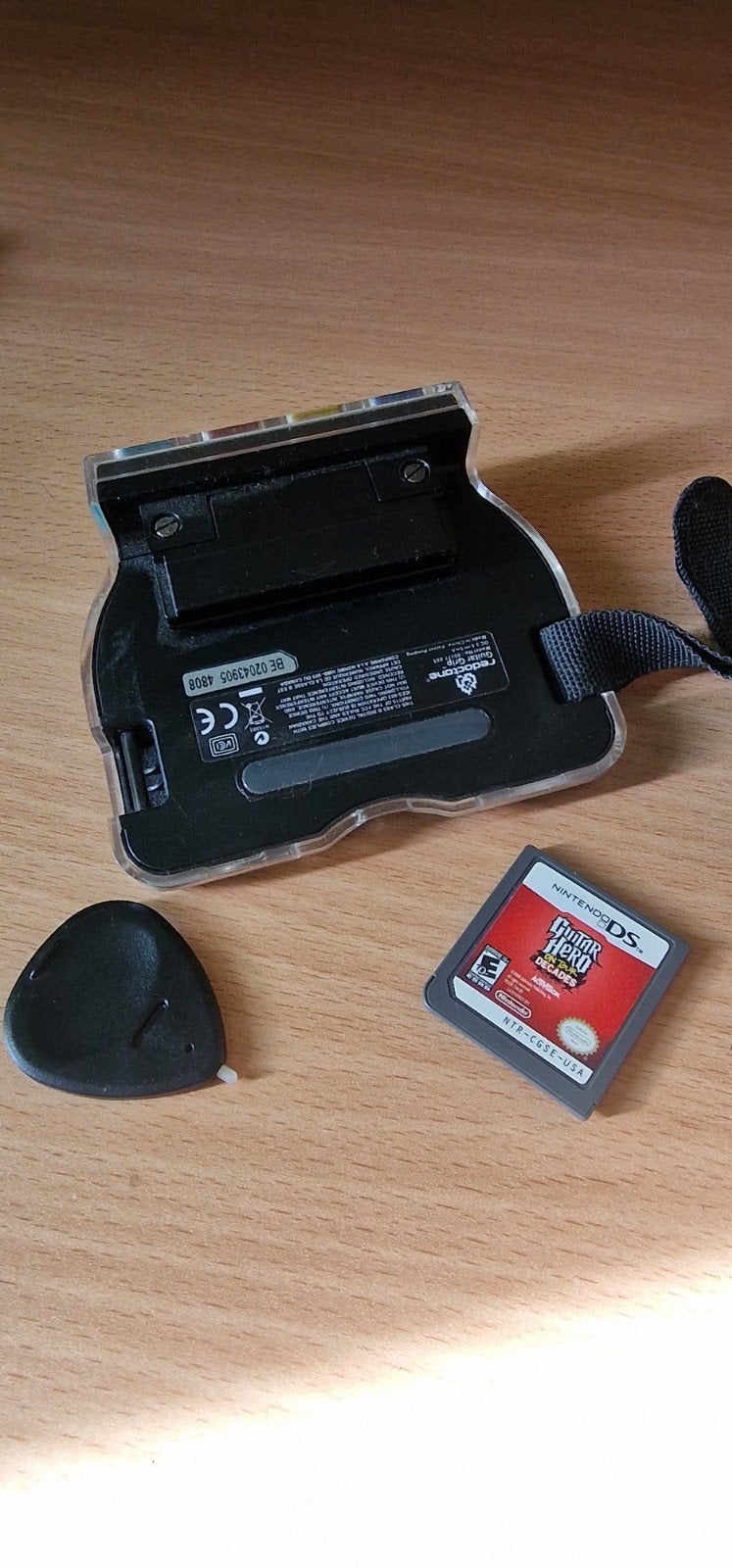 Guitar Hero On Tour Decades Nintendo DS met gitaargrip, Ophalen of Verzenden, Zo goed als nieuw, Muziek, Vanaf 3 jaar
