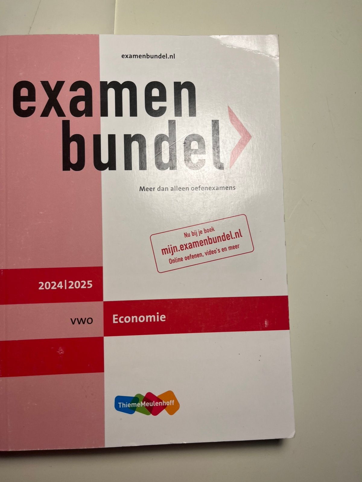 Examenbundel Economie 2024/2025, Ophalen of Verzenden, Zo goed als nieuw, VWO, Economie