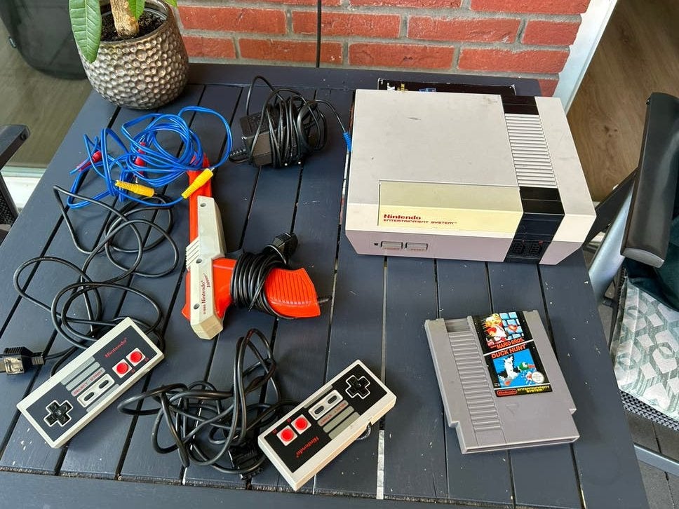 Nintendo entertainment system., Ophalen of Verzenden, Niet werkend, Met 2 controllers, Met zapper/pistool