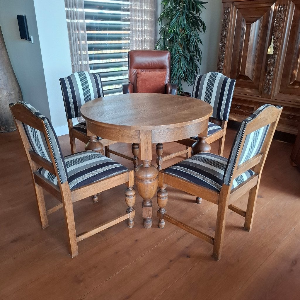 Prachtige antieke eettafel met 4 stoelen, Antiek en Kunst, Antiek | Meubels | Tafels, Ophalen