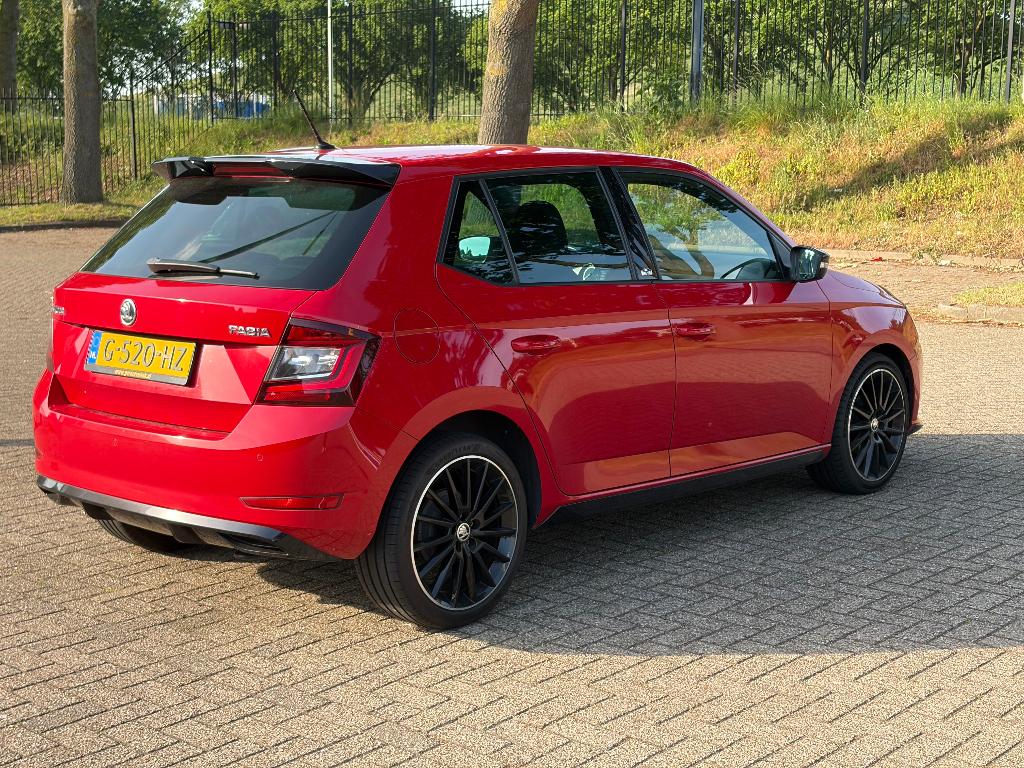 Skoda Fabia Monte-Carlo 1.0TSI-- org.NL -- Dealeronderhouden, Voorwielaandrijving, 95 pk, Navigatiesysteem, 49 €/maand