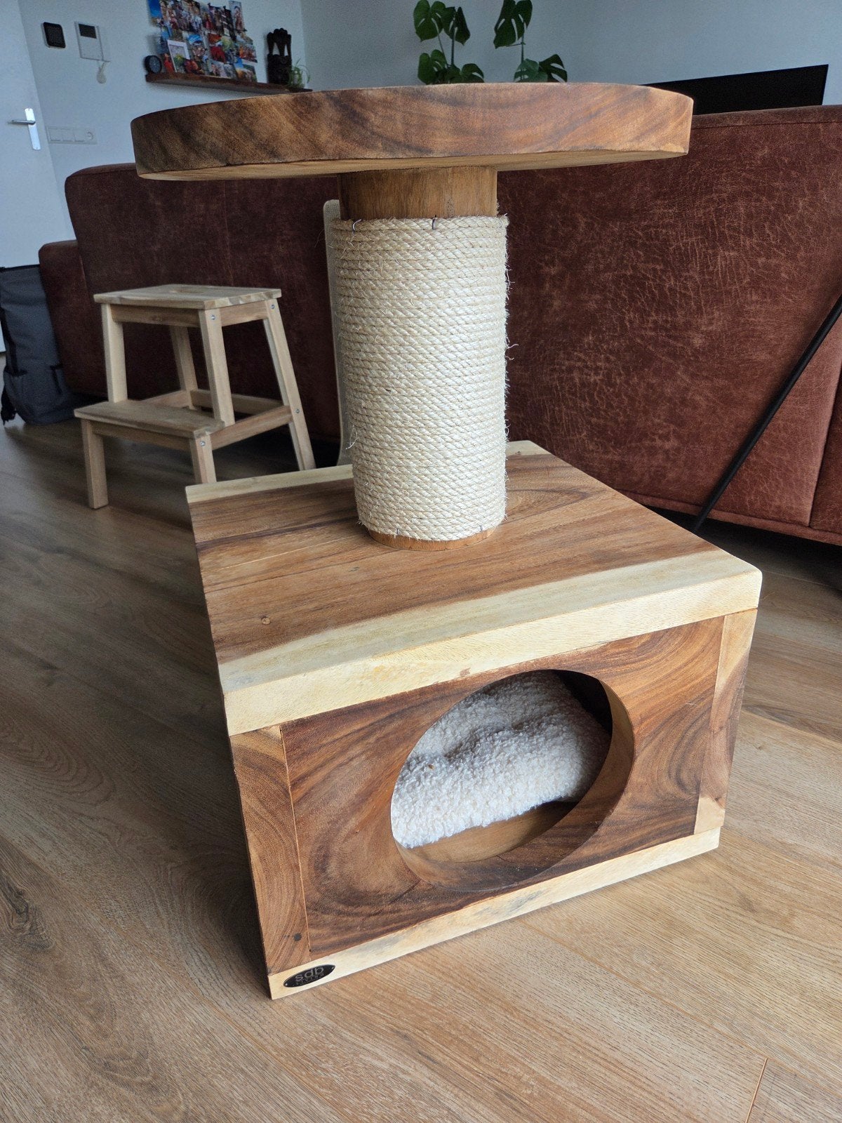 Suar Teak houten kattenhuis, Ophalen