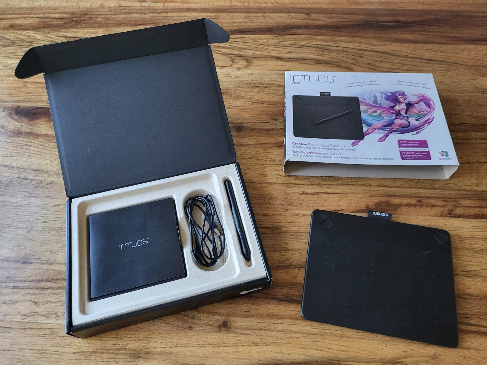 Wacom Intuos Creative Pen & Touch Tablet (doos beschadigd), Ophalen of Verzenden, Gebruikt, Wacom