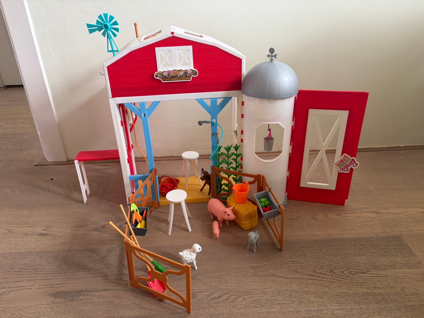 Barbie boerderij, Kinderen en Baby's, Speelgoed | Poppenhuizen, Ophalen, Zo goed als nieuw, Toebehoren